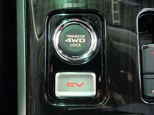 三菱 アウトランダーＰＨＥＶ ２．０ Ｇ プレミアムパッケージ ４ＷＤ H30年 (近畿) 99