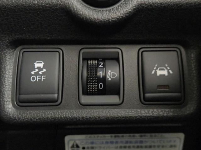日産 ノート １．２ メダリスト Ｘ H28年 (近畿) 99