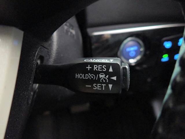 トヨタ プリウス １．８ Ｓ セーフティ プラス H29年 (近畿) 99