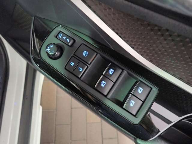 トヨタ Ｃ−ＨＲ ハイブリッド １．８ Ｇ H30年 (近畿) 99