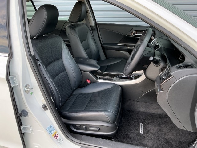 ホンダ アコード　ハイブリッド ２．０ ＬＸ H25年 (近畿) 99