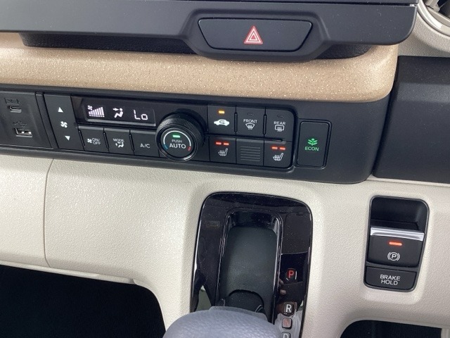 ホンダ Ｎ　ＢＯＸ ６６０ ファッションスタイル ２トーン R7年 (近畿) 99