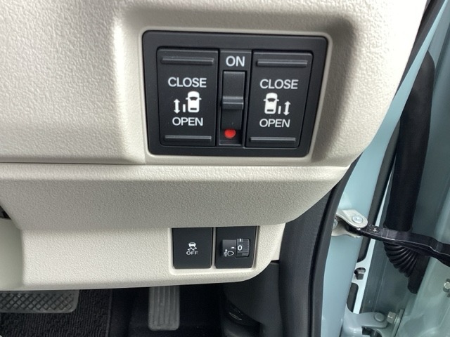 ホンダ Ｎ　ＢＯＸ ６６０ ファッションスタイル ２トーン R7年 (近畿) 99