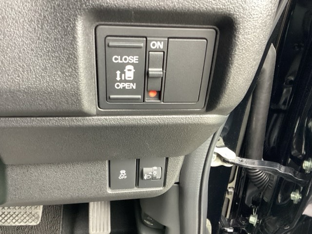 ホンダ Ｎ　ＢＯＸ カスタム ６６０ R7年 (近畿) 99