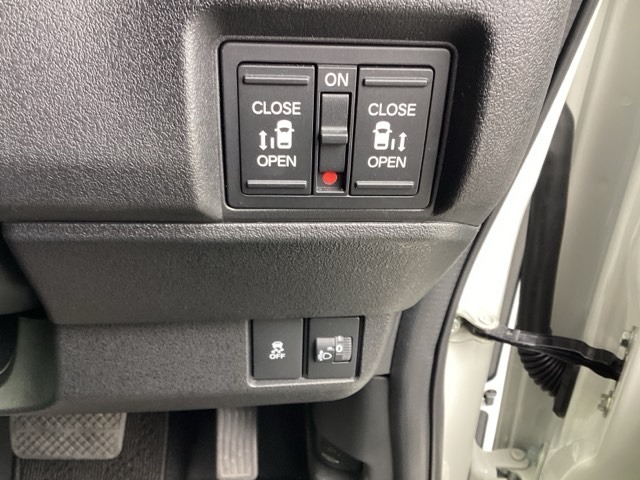 ホンダ Ｎ　ＢＯＸ カスタム ６６０ ターボ R7年 (近畿) 99