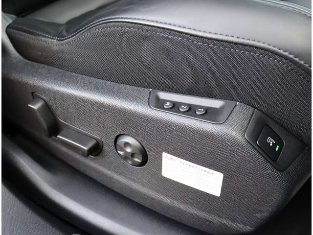 プジョー ３００８ ＧＴ ブルーＨＤＩ ディーゼルターボ R4年 (関東) 99