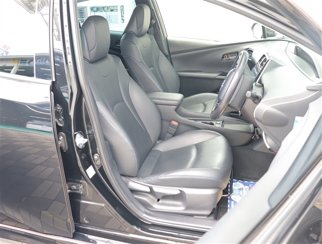 トヨタ プリウス １．８ Ｓ ツーリングセレクション R1年 (関東) 99