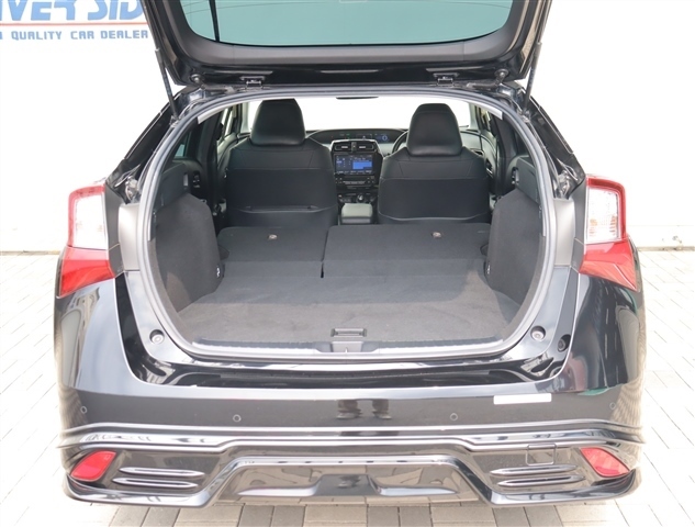トヨタ プリウス １．８ Ｓ ツーリングセレクション R1年 (関東) 99