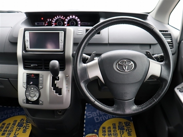 トヨタ ヴォクシー ２．０ ＺＳ 煌 H21年 (関東) 99