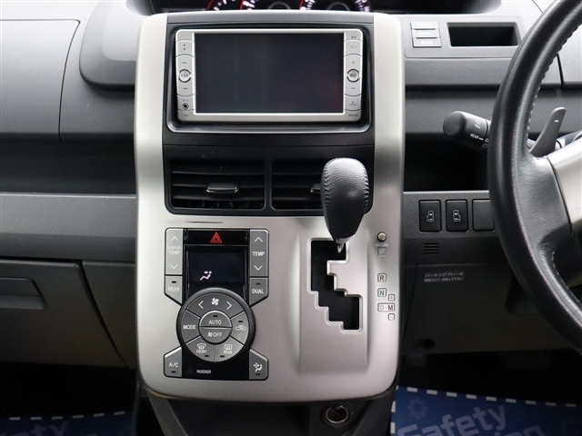 トヨタ ヴォクシー ２．０ ＺＳ 煌 H21年 (関東) 99