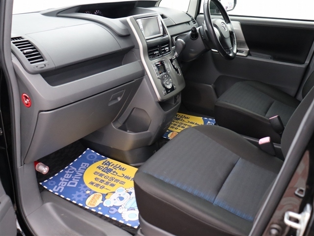 トヨタ ヴォクシー ２．０ ＺＳ 煌 H21年 (関東) 99