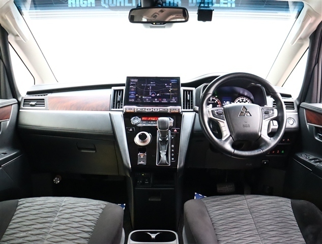 三菱 デリカ　Ｄ：５ ２．２ Ｇ パワーパッケージ ディーゼルターボ ４ＷＤ R4年 (関東) 99
