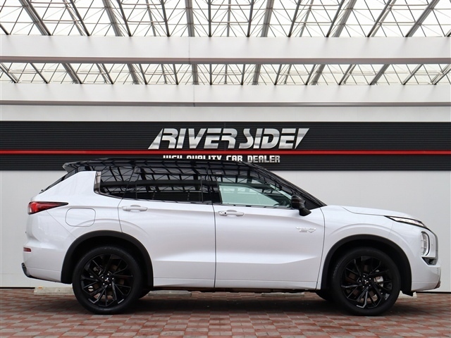 三菱 アウトランダーＰＨＥＶ ＰＨＥＶ ２．４ ブラック エディション ４ＷＤ R6年 (関東) 99