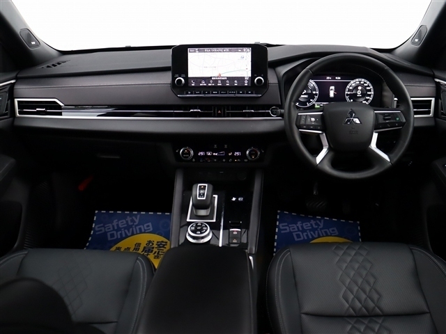 三菱 アウトランダーＰＨＥＶ ＰＨＥＶ ２．４ ブラック エディション ４ＷＤ R6年 (関東) 99