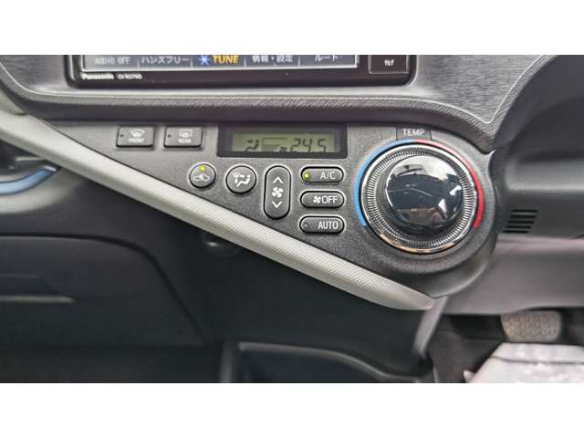 トヨタ アクア １．５ Ｓ H25年 (東海) 99