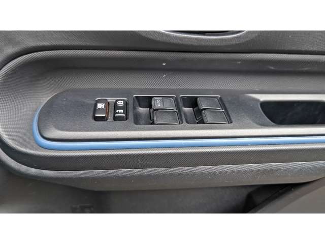 トヨタ アクア １．５ Ｓ H25年 (東海) 99
