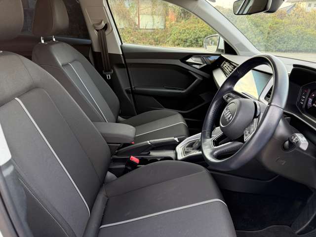 アウディ Ａ１　スポーツバック ２５ ＴＦＳＩ アドバンスト R2年 (東海) 99