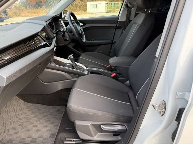 アウディ Ａ１　スポーツバック ２５ ＴＦＳＩ アドバンスト R2年 (東海) 99