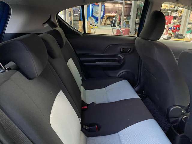トヨタ アクア １．５ Ｓ H25年 (東海) 99