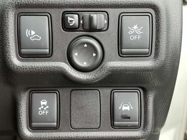 日産 ノート １．２ Ｅ－ＰＯＷＥＲ Ｘ H29年 (関東) 99