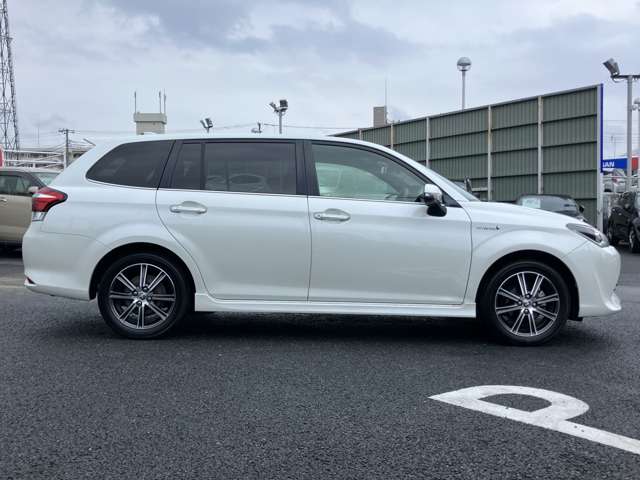 トヨタ カローラフィールダー　ハイブリッド １．５ ハイブリッド Ｇ Ｗ×Ｂ H27年 (関東) 99
