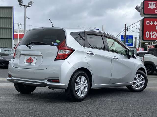 日産 ノート １．２ Ｘ H29年 (関東) 99