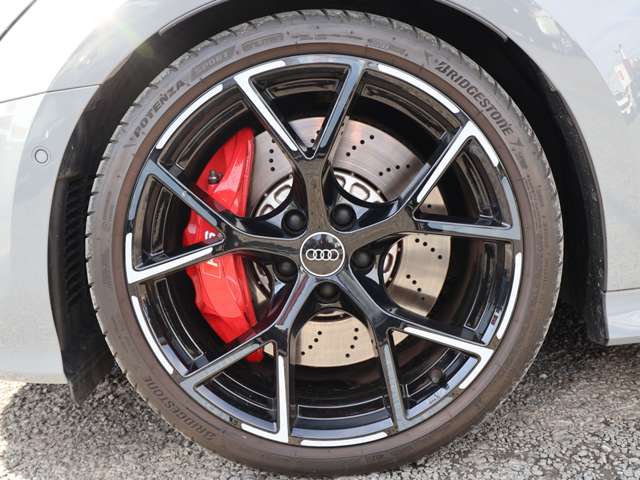 アウディ ＲＳ３　セダン ２．５ ４ＷＤ R4年 (関東) 99