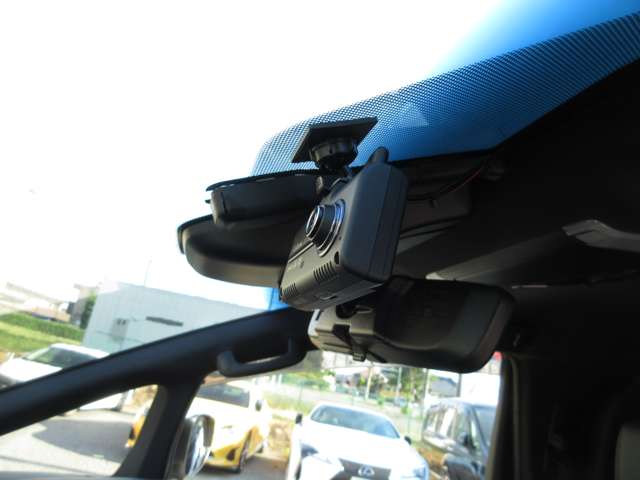 トヨタ ヴェルファイア　ハイブリッド ハイブリッド ２．５ エグゼクティブ ラウンジ Ｚ ロイヤルラウンジ Ｅ－ＦＯＵＲ ４ＷＤ R1年 (関東) 99
