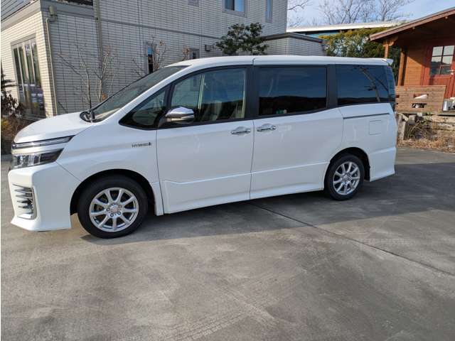 トヨタ ヴォクシー １．８ ハイブリッド ＺＳ 煌ＩＩ H28年 (東北) 99