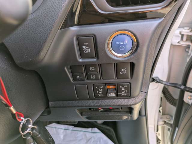 トヨタ ヴォクシー １．８ ハイブリッド ＺＳ 煌ＩＩ H28年 (東北) 99