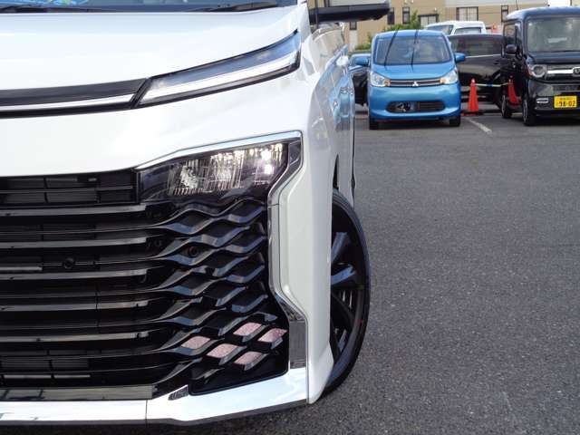 トヨタ ヴォクシー １．８ ハイブリッド Ｓ－Ｚ R8年 (関東) 99