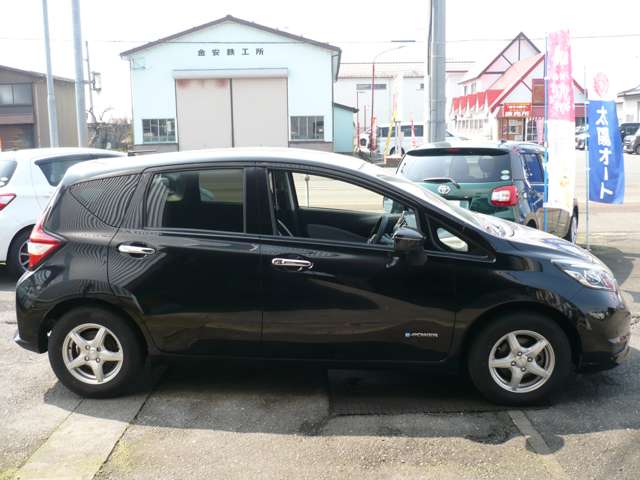 日産 ノート １．２ Ｅ－ＰＯＷＥＲ Ｘ H29年 (甲信越・北陸) 99