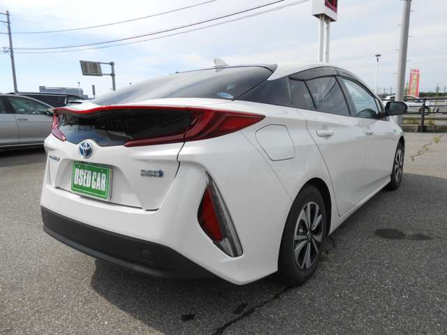 トヨタ プリウスＰＨＶ １．８ Ｓ ナビパッケージ H29年 (甲信越・北陸) 99