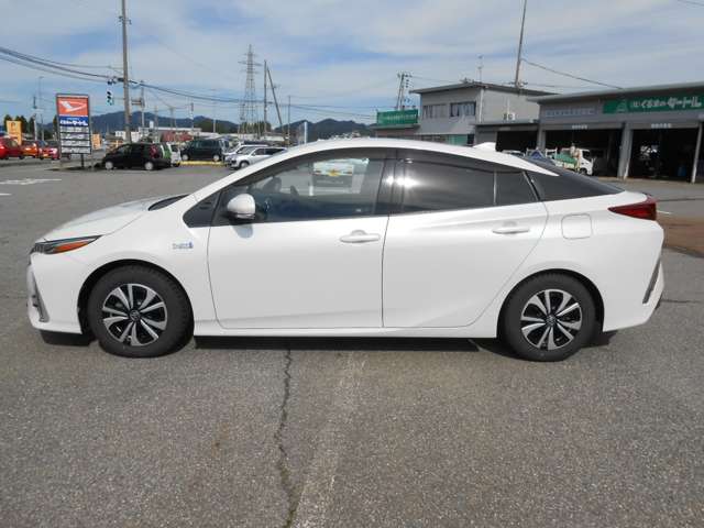 トヨタ プリウスＰＨＶ １．８ Ｓ ナビパッケージ H29年 (甲信越・北陸) 99