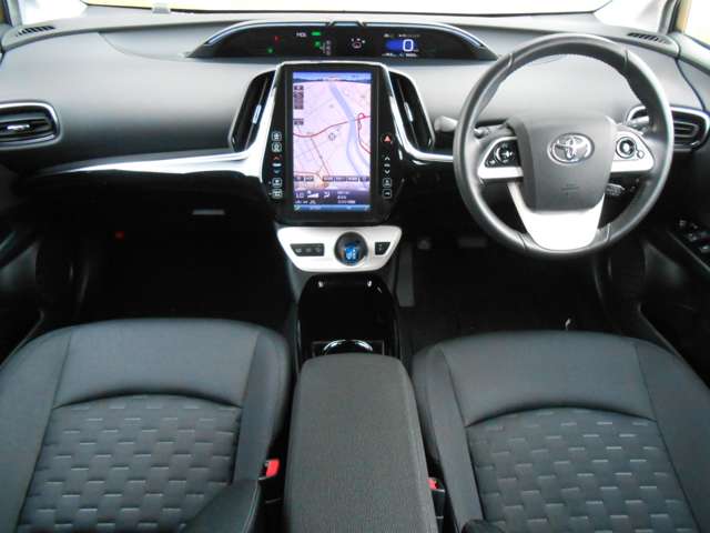 トヨタ プリウスＰＨＶ １．８ Ｓ ナビパッケージ H29年 (甲信越・北陸) 99