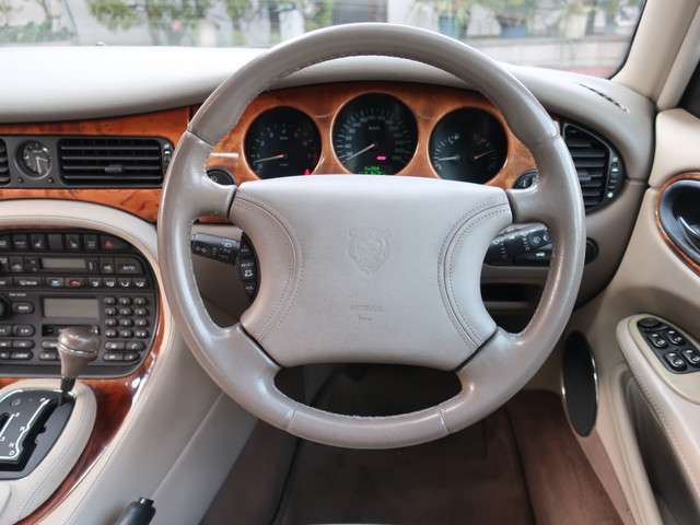 ジャガー ＸＪ ＸＪエグゼクティブ ４．０－Ｖ８ H11年 (関東) 99