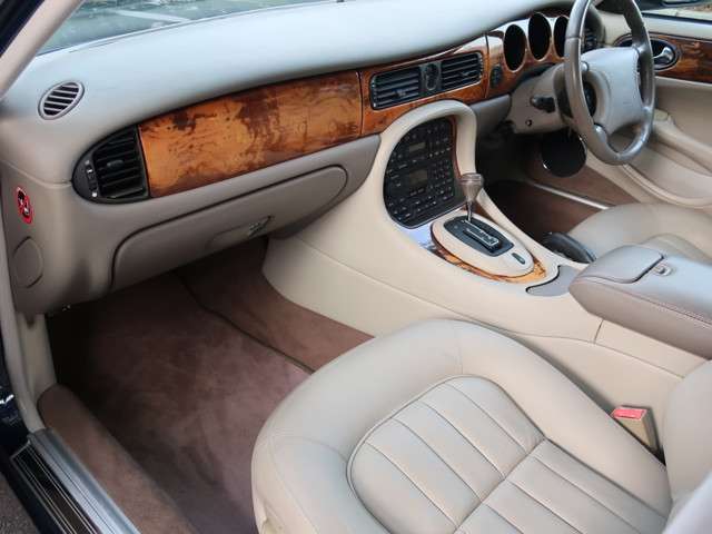 ジャガー ＸＪ ＸＪエグゼクティブ ４．０－Ｖ８ H11年 (関東) 99