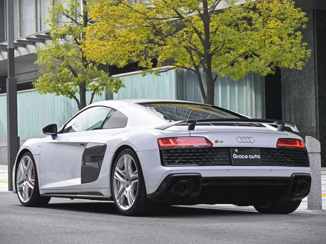 アウディ Ｒ８ Ｖ１０ パフォーマンス ５．２ ＦＳＩ クワトロ ４ＷＤ R2年 (関東) 99