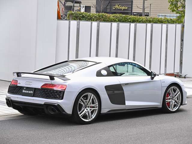 アウディ Ｒ８ Ｖ１０ パフォーマンス ５．２ ＦＳＩ クワトロ ４ＷＤ R2年 (関東) 99