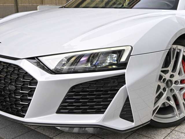 アウディ Ｒ８ Ｖ１０ パフォーマンス ５．２ ＦＳＩ クワトロ ４ＷＤ R2年 (関東) 99