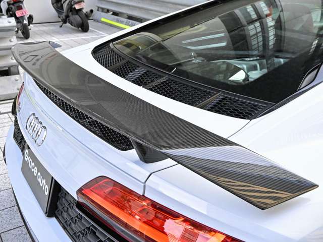 アウディ Ｒ８ Ｖ１０ パフォーマンス ５．２ ＦＳＩ クワトロ ４ＷＤ R2年 (関東) 99