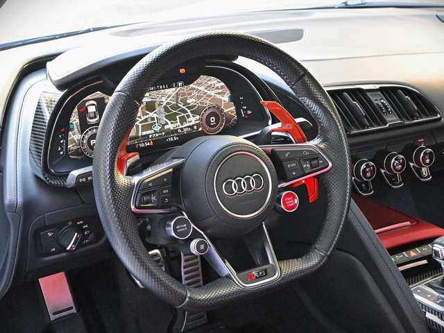 アウディ Ｒ８ Ｖ１０ パフォーマンス ５．２ ＦＳＩ クワトロ ４ＷＤ R2年 (関東) 99