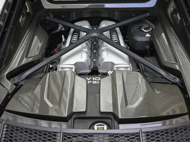 アウディ Ｒ８ Ｖ１０ パフォーマンス ５．２ ＦＳＩ クワトロ ４ＷＤ R2年 (関東) 99