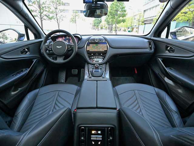 アストンマーティン ＤＢＸ ７０７ ４ＷＤ R6年 (関東) 99