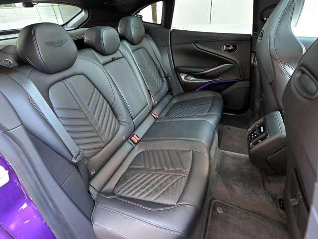 アストンマーティン ＤＢＸ ７０７ ４ＷＤ R6年 (関東) 99
