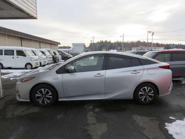 トヨタ プリウスＰＨＶ １．８ Ｓ ナビパッケージ H29年 (東北) 99