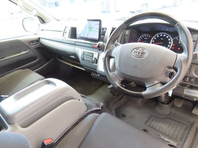 トヨタ ハイエースバン トイファクトリー R2年 (関東) 99