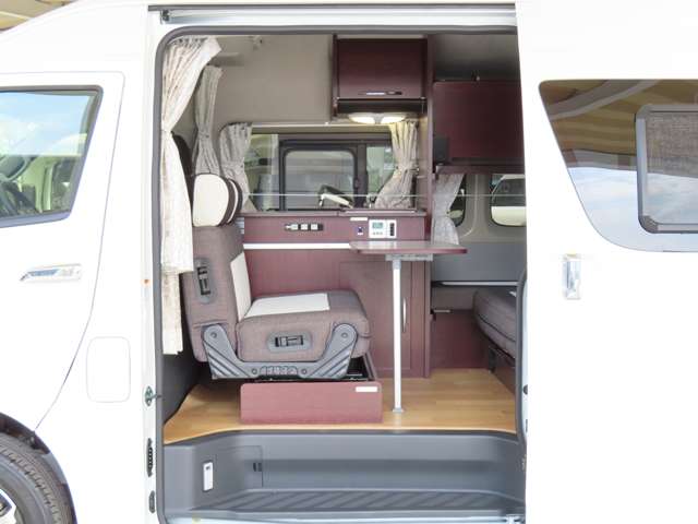 トヨタ ハイエースバン ナッツＲＶ R4年 (関東) 99