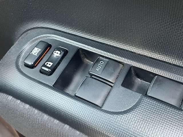トヨタ スペイド １．５ Ｆ H28年 (関東) 99