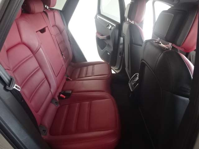 ポルシェ マカン Ｓ ＰＤＫ ４ＷＤ R5年 (甲信越・北陸) 99